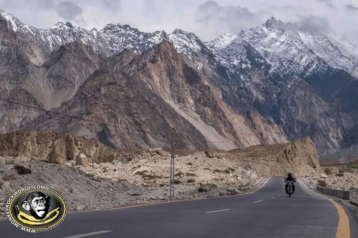 Karakoram highway tour motorbike