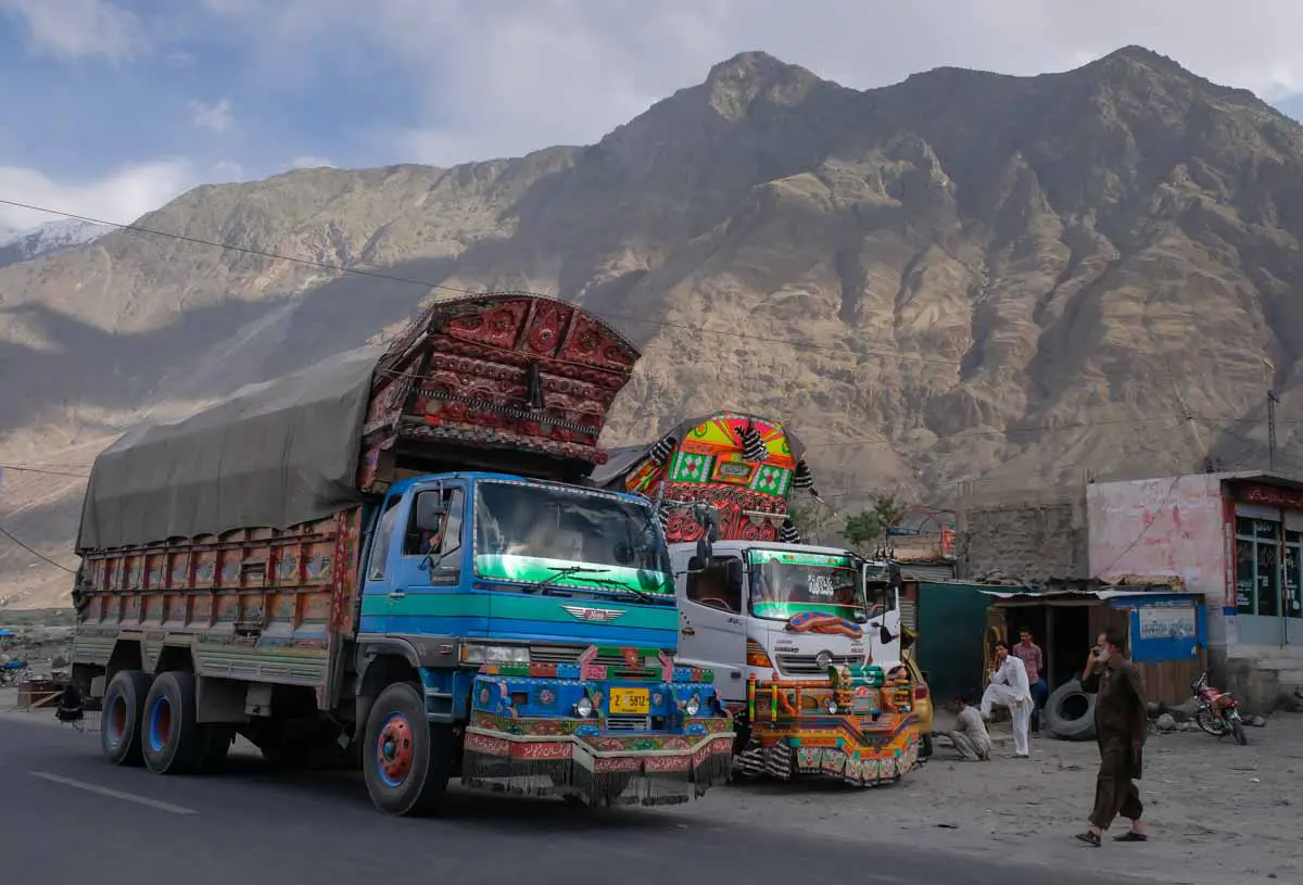 hunza valley tour motorbike