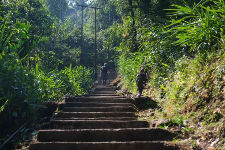 nongriat village trek